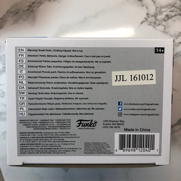 SOLD- Freddy Funko (Superhero) #10 Funko - Vaulted Glow in the Dark 5000 pc - Picture 4 of 7